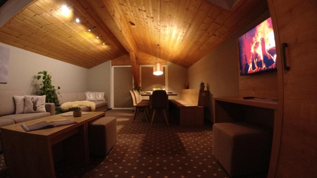 Haus Alpengluehen Appartement Ehrwald Buitenkant foto
