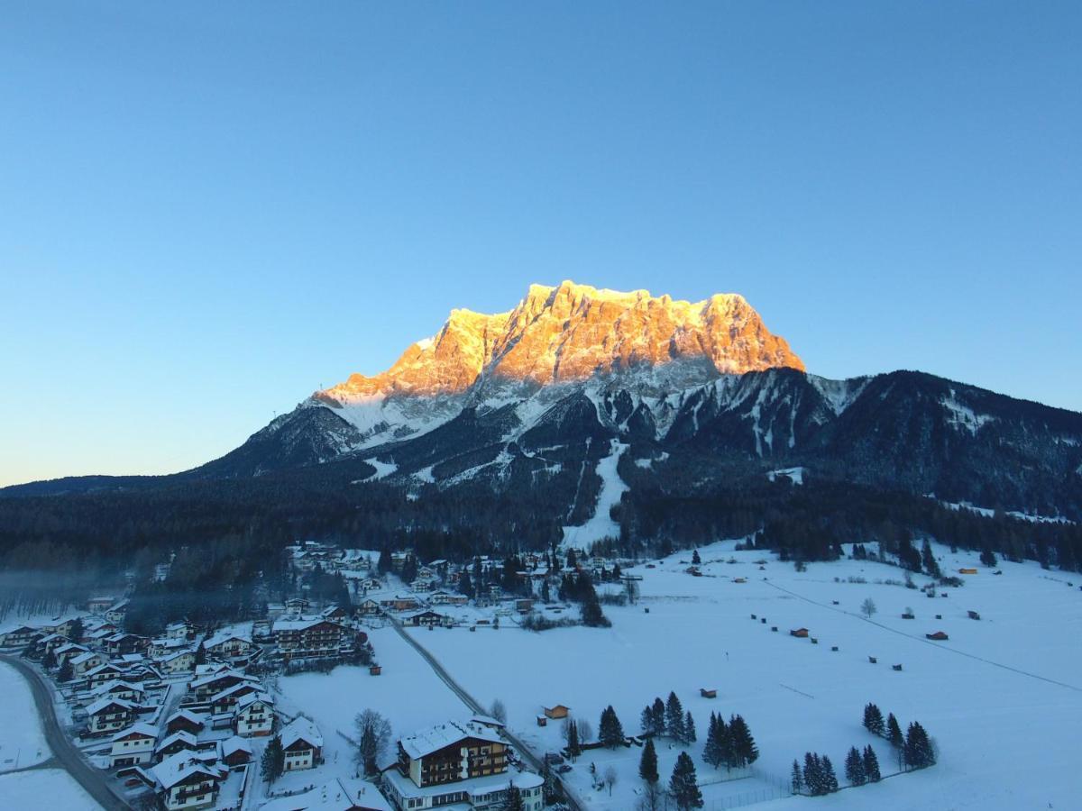 Haus Alpengluehen Appartement Ehrwald Buitenkant foto
