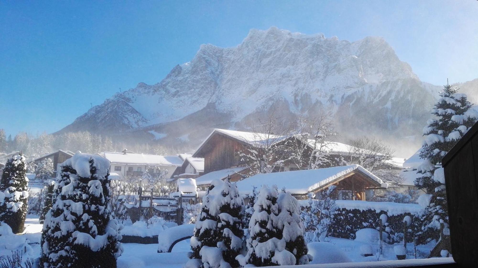 Haus Alpengluehen Appartement Ehrwald Buitenkant foto